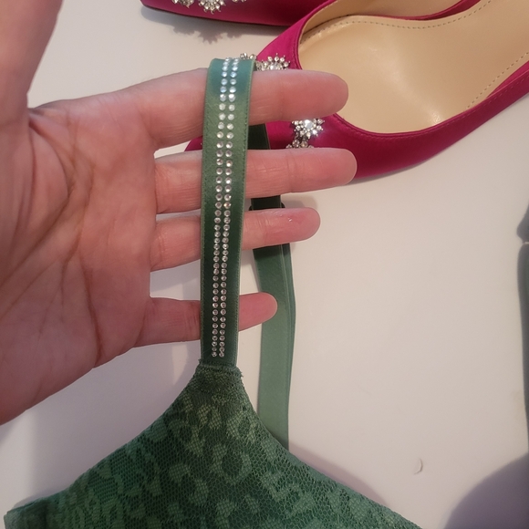 Victoria's Secret Green Textured Animal Print Underwire Bra Sexy Girly Lingerie - Picture 2 of 9